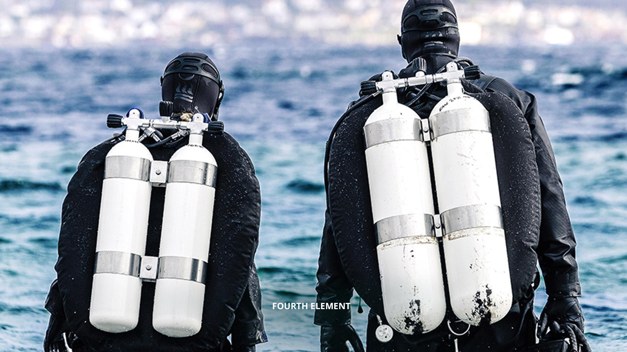 Tec diver with twin tanks